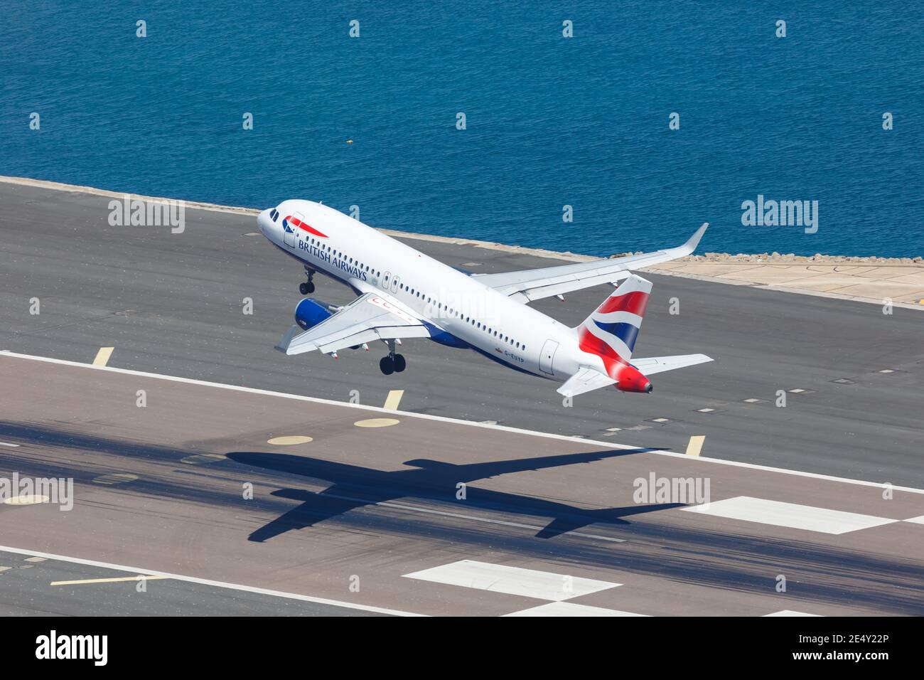 Gibraltar – 30. Juli 2018: British Airways Airbus A320 am Flughafen Gibraltar (gib). Stockfoto