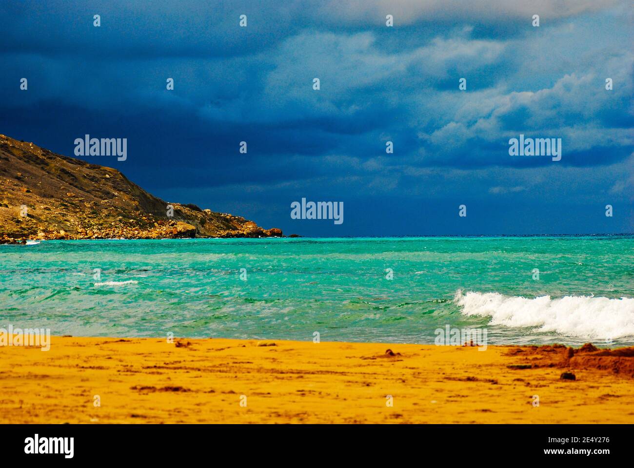 Ramla Bay vor Sturm bietet ein wunderbares Farbspektrum Stockfoto