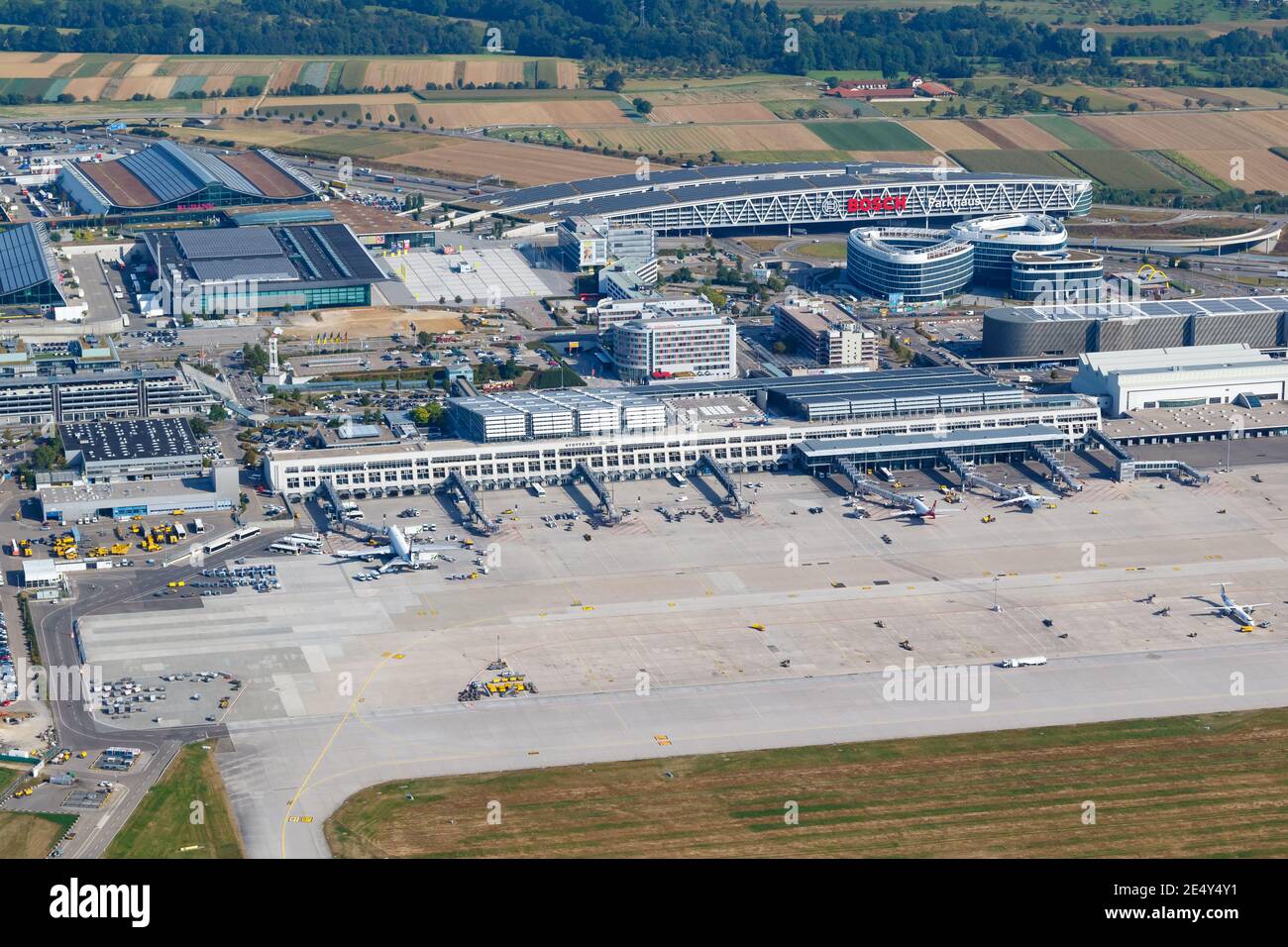 Stuttgart, Deutschland - 2. September 2016: Luftaufnahme des Stuttgarter Flughafens (STR) in Deutschland. Stockfoto