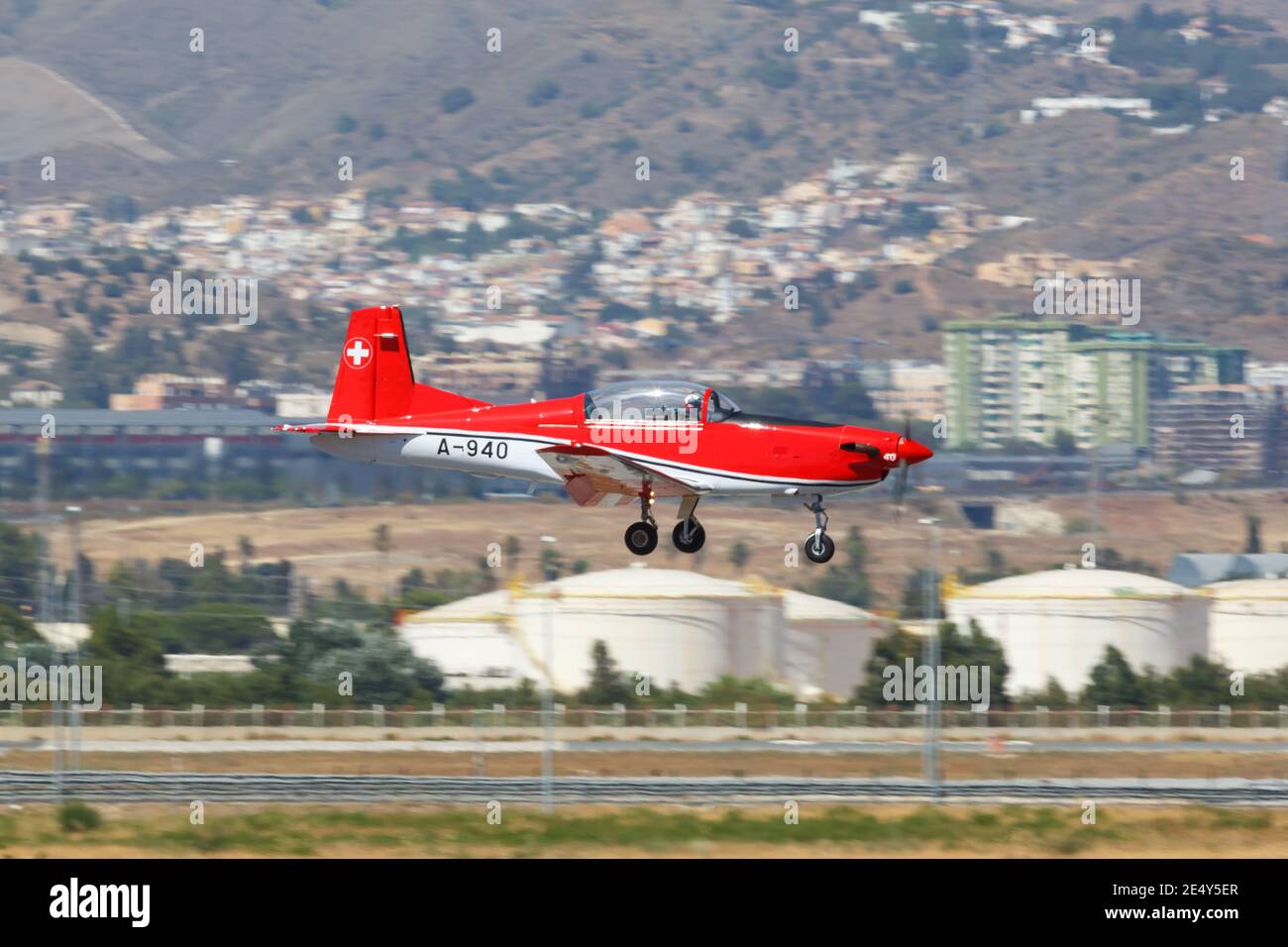 Malaga, Spanien - 28. Juli 2018: Flugzeug der Schweizer Armee Pilatus PC-7 am Flughafen Palma de Mallorca (PMI) in Spanien. Stockfoto