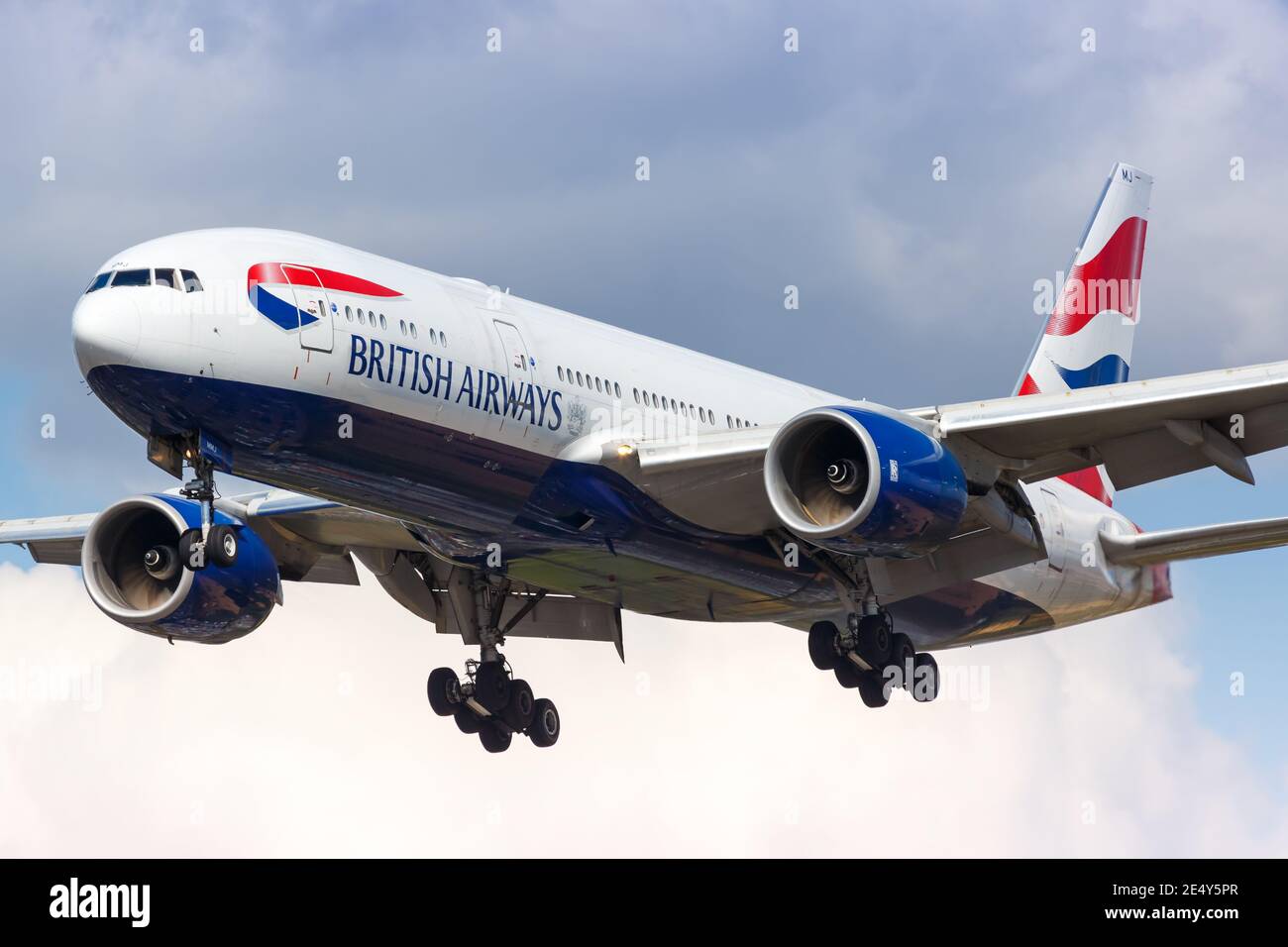 London, Vereinigtes Königreich - 31. Juli 2018: British Airways Boeing 777 Flugzeug am Flughafen London Heathrow (LHR) im Vereinigten Königreich. Stockfoto