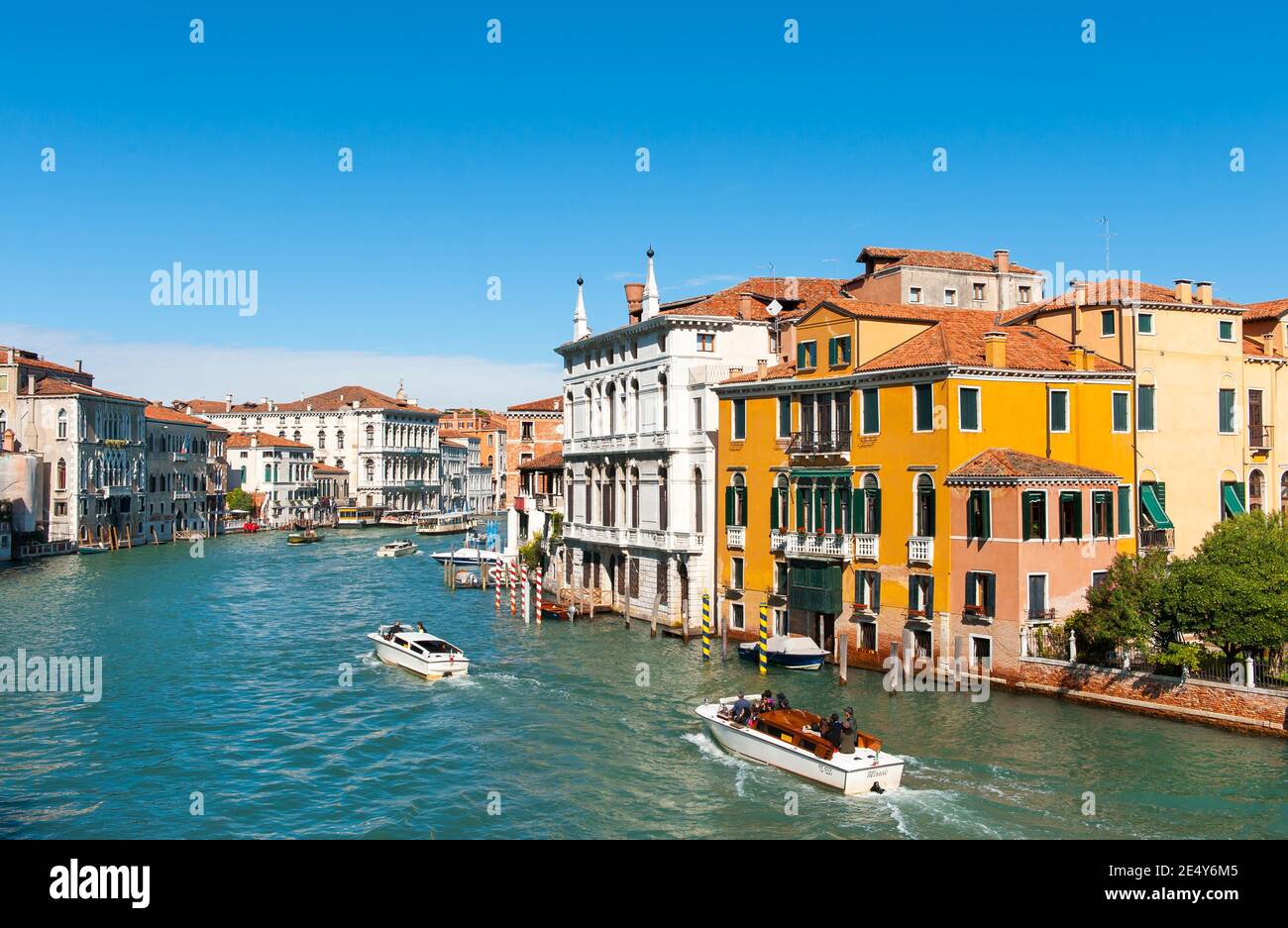 Schöne Aussicht auf den Canal Grande, Venedig, Italien. Stockfoto