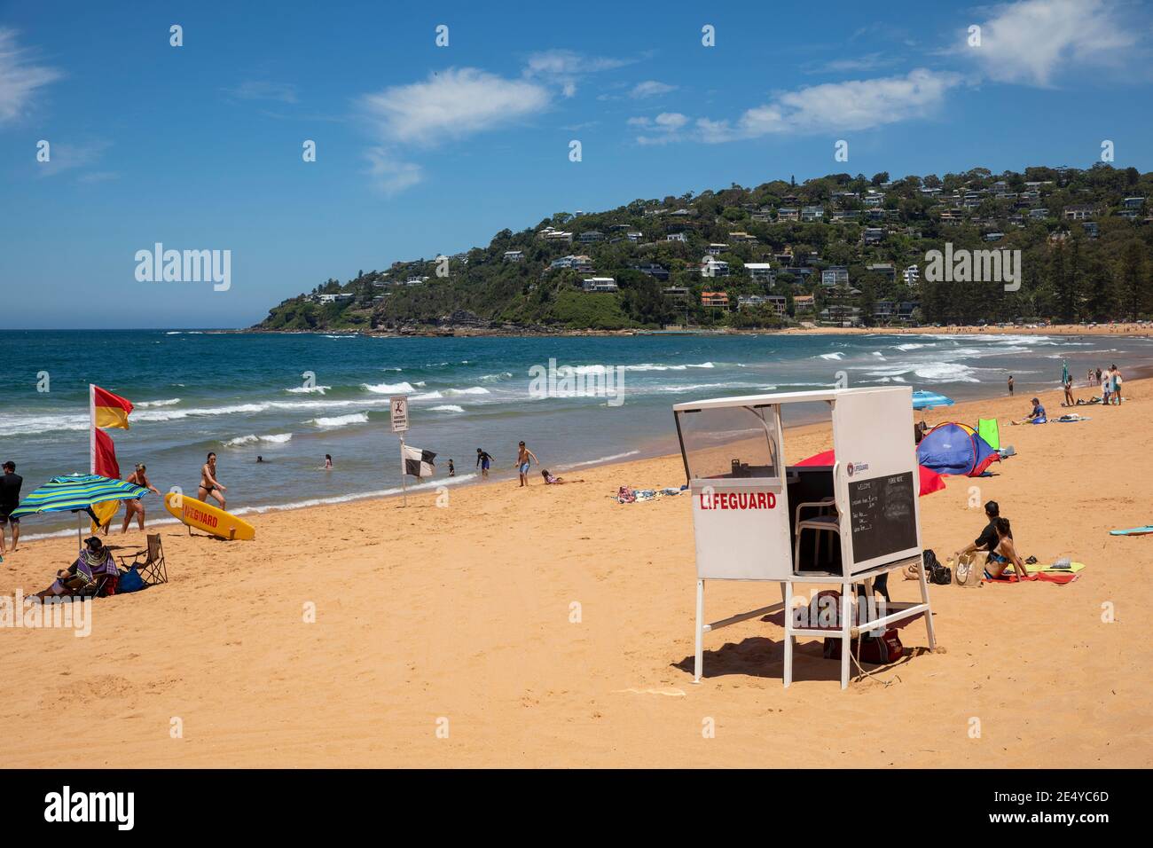 Australischer Rettungsschwimmer am Palm Beach in Sydney, NSW, Australien im Sommer Tag Stockfoto