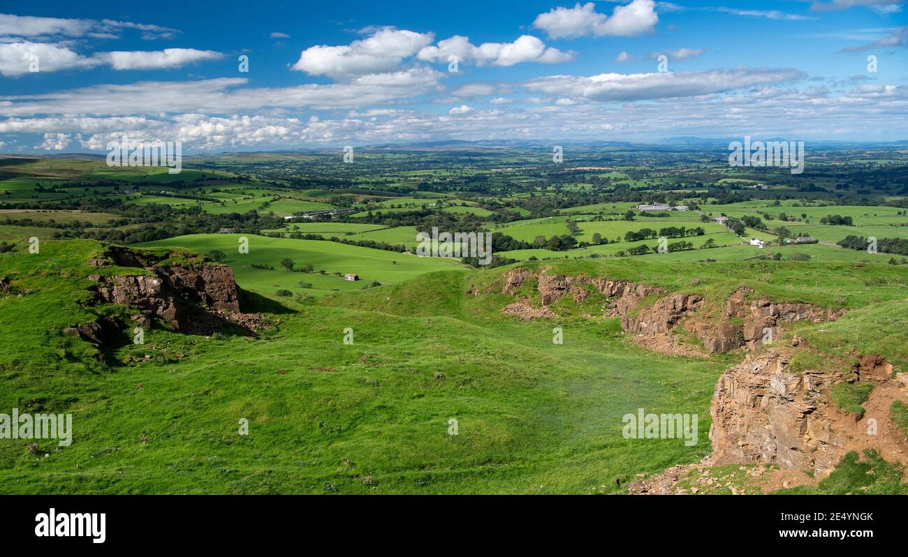 Blick über das Eden Valley in Richtung Lake District von Barras, auf der Straße nach Tan Hill Pub, Cumbria, Großbritannien. Stockfoto