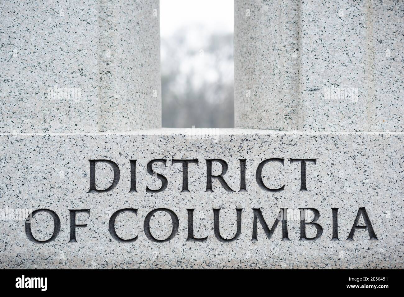Distrikt von Columbia auf dem Denkmal des Zweiten Weltkriegs in DC eingraviert. Stockfoto