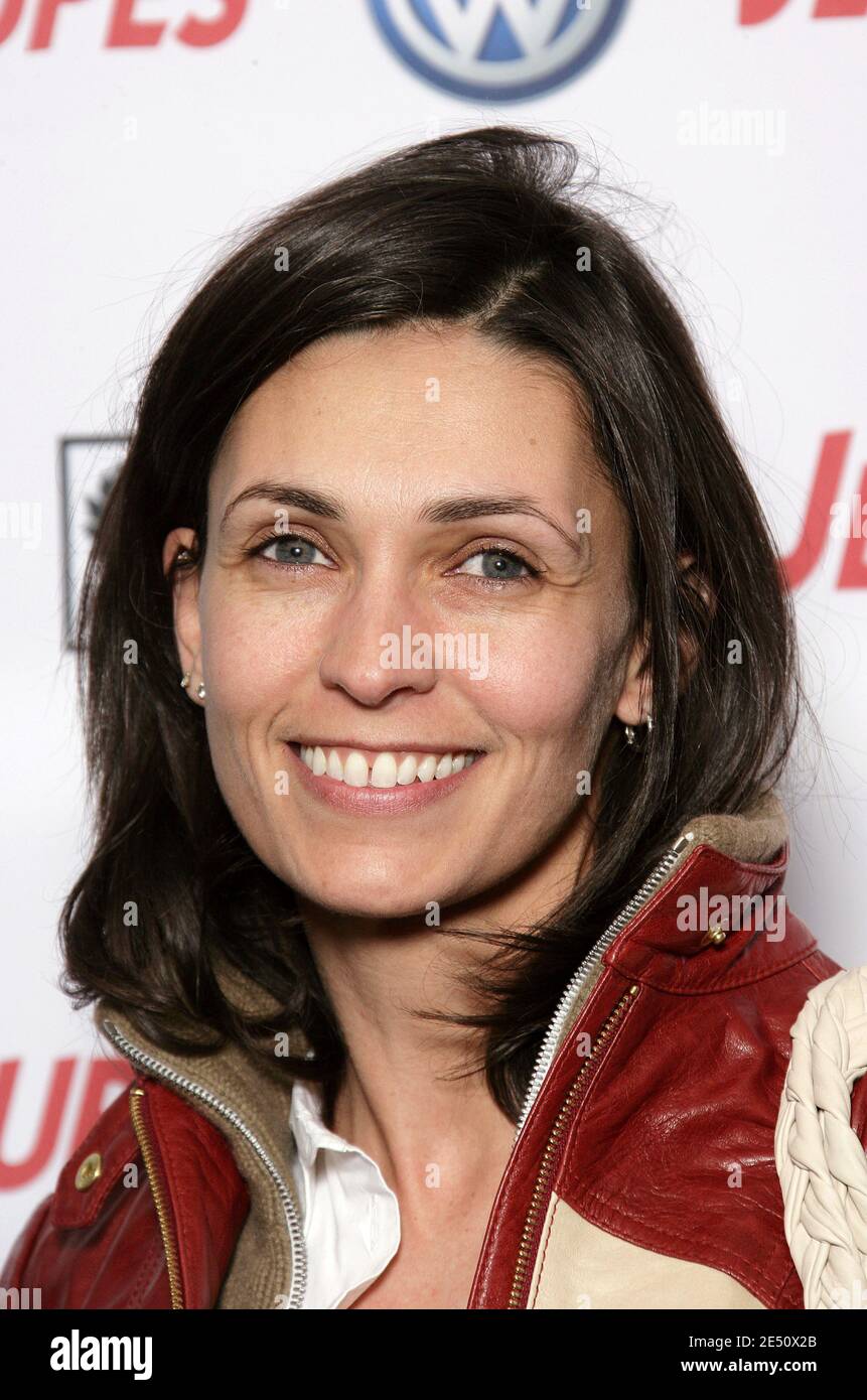 Adeline Blondieau nimmt an der französischen Premiere von George Clooneys neuem Film "Leatherheads" Teil, der am 11. April 2008 im UGC Normandy Kino in Paris, Frankreich, stattfand. Foto von Thierry Orban/ABACAPRESS.COM Stockfoto