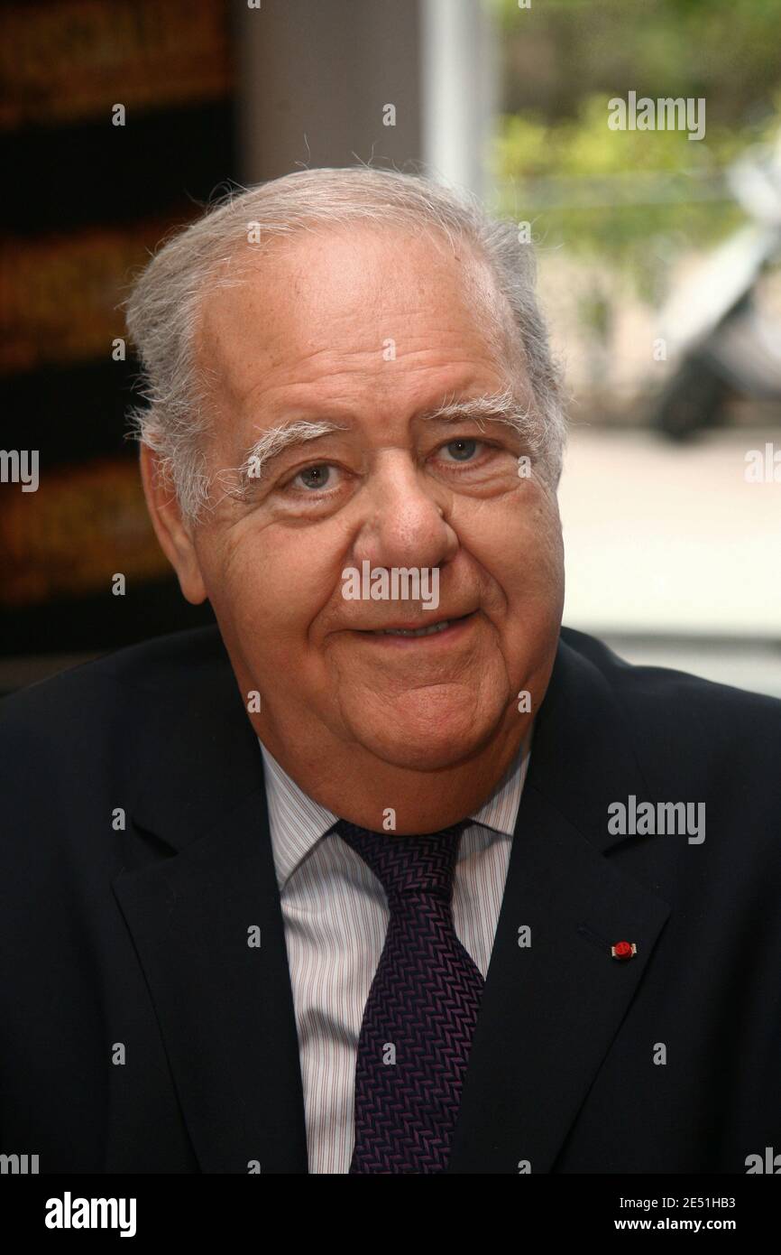 Jacques Le Divellec nimmt am 17. Mai 2008 an der ersten Ausgabe der Promis-Buchmesse im Espace Pierre Cardin Paris Teil. Foto von Mousse/ABACAPRESS.COM Stockfoto