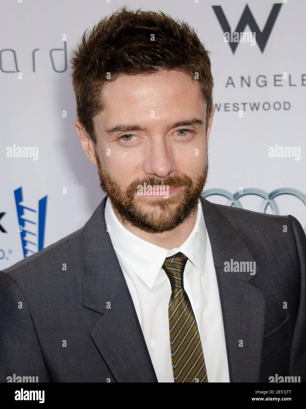 13. Mai 2013, Westwood, Kalifornien, USA: Topher Grace nimmt an Geffen Playhouse's Annual ''Backstage at the Geffen'' Gala Teil. (Bild: © Billy Bennight/ZUMA Wire) Stockfoto