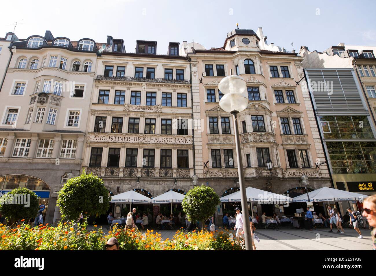 Das Augustiner Stammhaus, ein deutsches Restaurant und Bierhaus in der Neuhauser Straße in München. Stockfoto