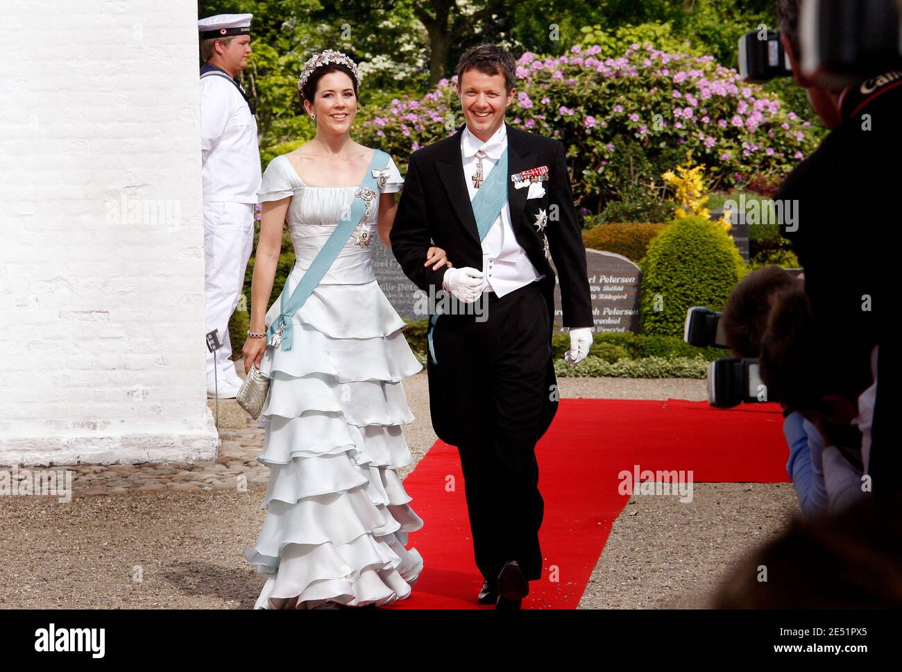 Kronprinz Frederik und Kronprinzessin Maria von Dänemark nehmen am 24. Mai 2008 an der Hochzeit zwischen Prinz Joachim von Dänemark und Marie Cavallier in der Mogeltunder Kirche, Südjütland, Dänemark, Teil. Dies ist eine Wiederhochzeit für Prinz Joachim (jüngerer Sohn von Königin Margrethe II. Und Prinz Henri de Montpezat), 39, der Alexandra Manley am 18. November 1995 heiratete und sich am 8. April 2005 scheiden ließ. Prinzessin Marie Cavallier, 32, ist französische Staatsbürgerin und gehört der römisch-katholischen Kirche an. Foto von Patrick Bernard/ABACAPRESS.COM Stockfoto