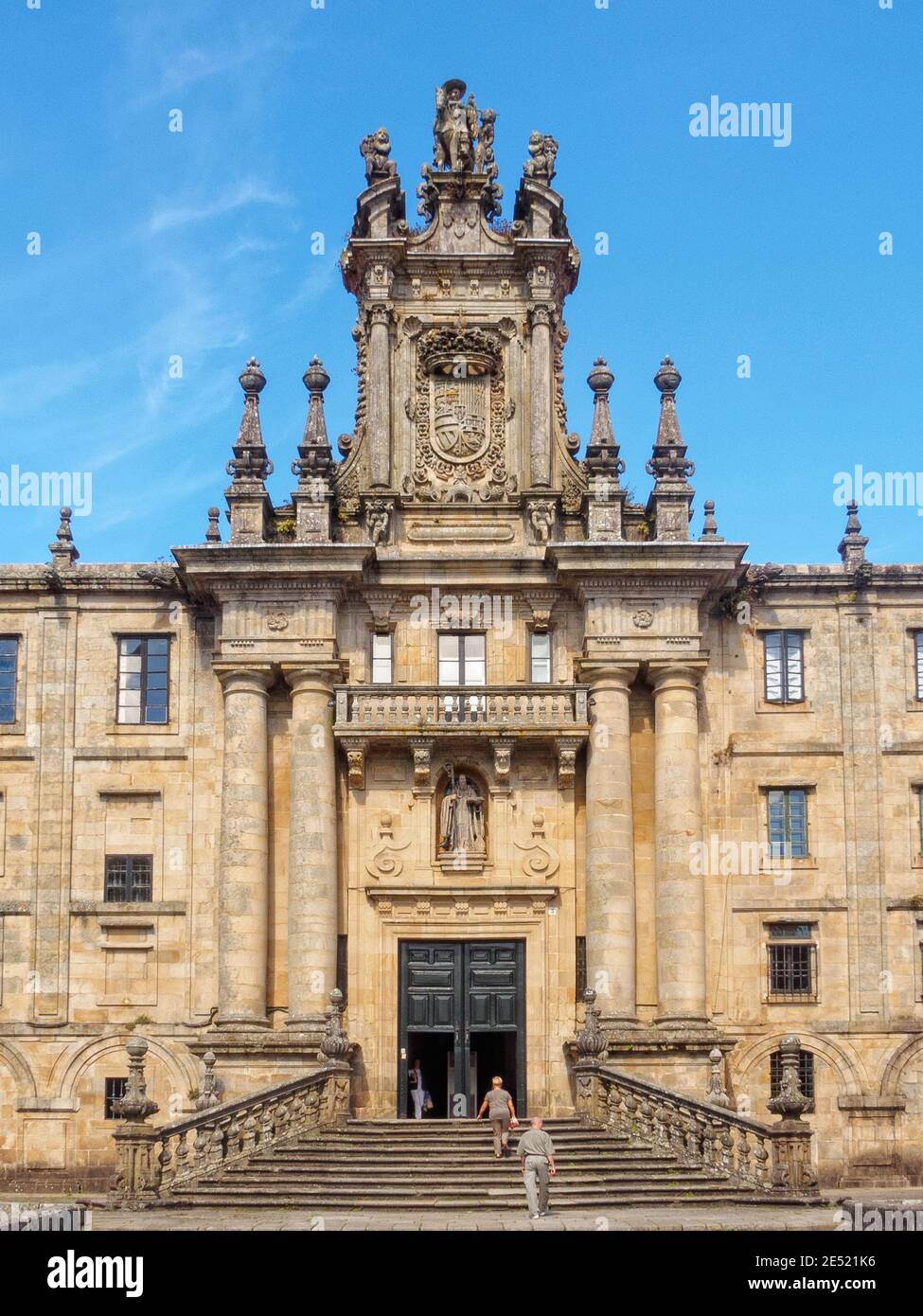 Die barocke façade und das Tor des Klosters San Martino Pinario - Santiago de Compostela, Galicien, Spanien Stockfoto