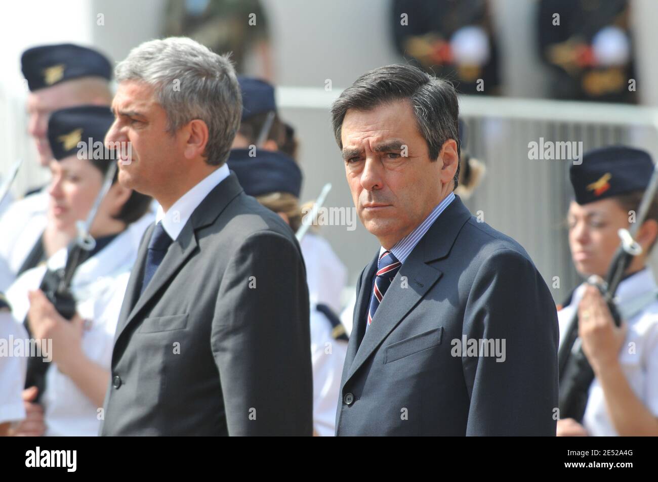 Der französische Premierminister Francois Fillon und Verteidigungsminister Herve Morin während der Zeremonie anlässlich des 68. Jahrestages des "Appells vom 18. Juni" am 18. Juni 2008 auf dem Mont-Valerien in Suresnes bei Paris. Die gedenkfeiern fanden statt, wo die deutschen Behörden am 15. Dezember 1941 mehr als 70 Menschen in Mont-Valerien hingerichtet haben, als Reaktion auf einen französischen Angriff auf einen deutschen Offizier. Foto von Ammar Abd Rabbo/ABACAPRESS.COM Stockfoto