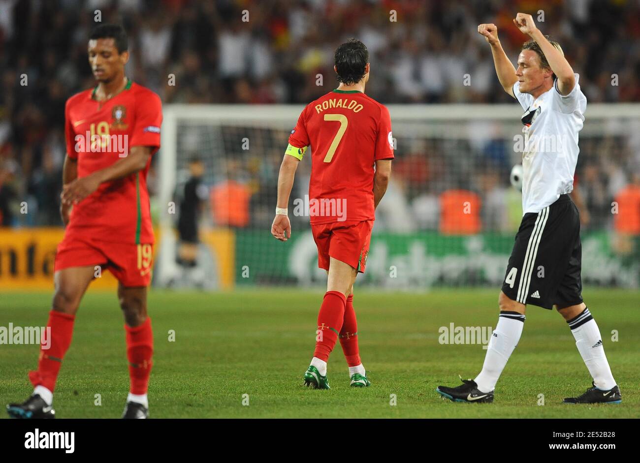 Portugals Cristiano Ronaldo bei der EM 2008, UEFA Europameisterschaft  Viertelfinale, Portugal gegen Deutschland im St. Jakob-Park Stadion in  Basel, Schweiz am 19. Juni 2008. Deutschland gewann 3:2. Foto von Steeve  McMay/Cameleon/ABACAPRESS.COM ...