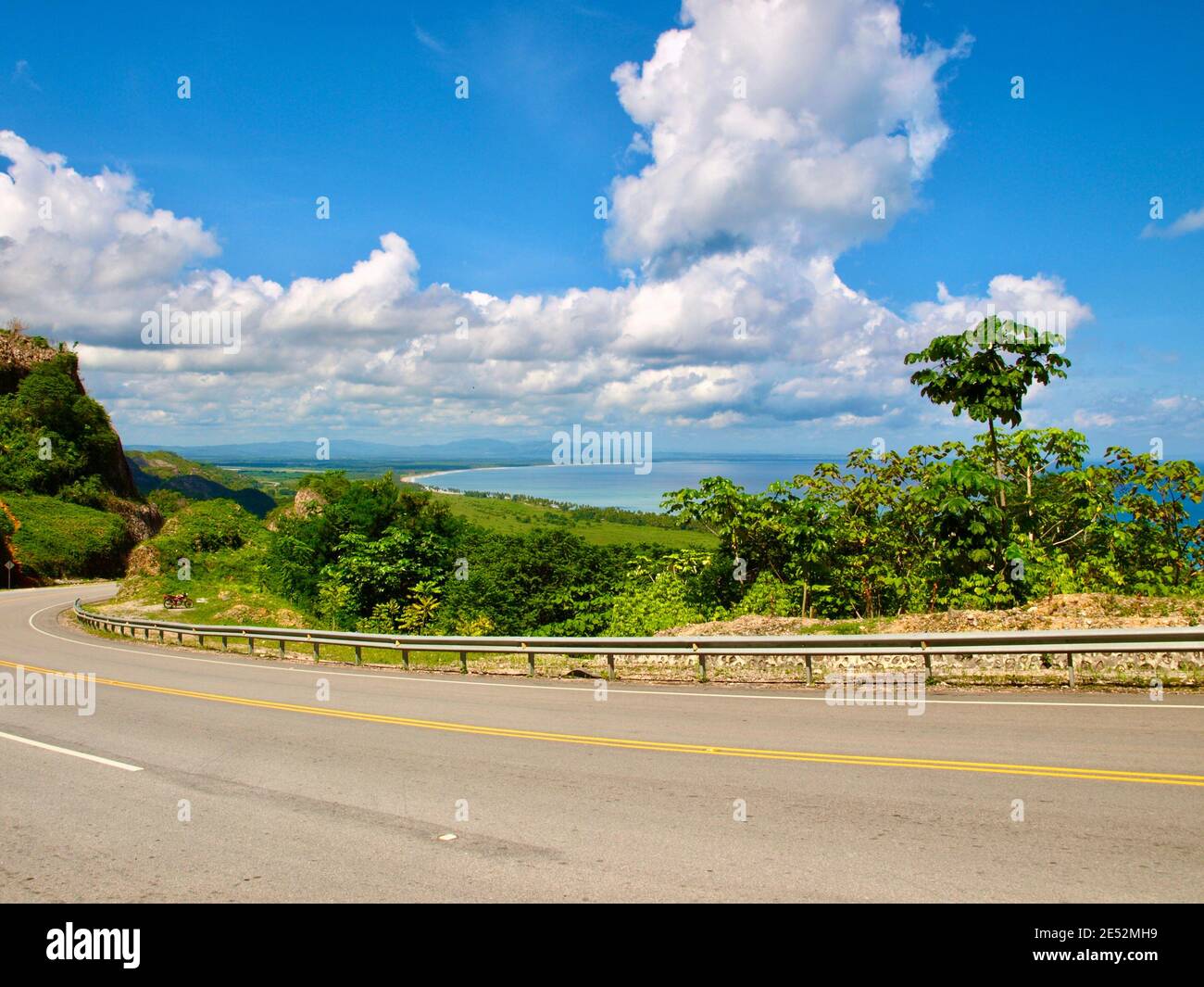 Die wunderschöne Landschaft auf dem Weg nach Las Terrenas, Samana, Dominikanische Republik. Stockfoto