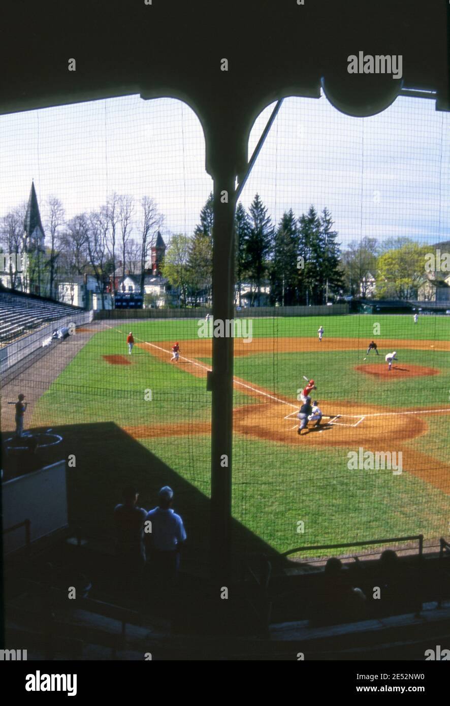 Baseball-Spiel im Doubleday Field in Coopestown, New York, die Heimat der Major League Baseball's Hall of Fame gespielt wird. Stockfoto