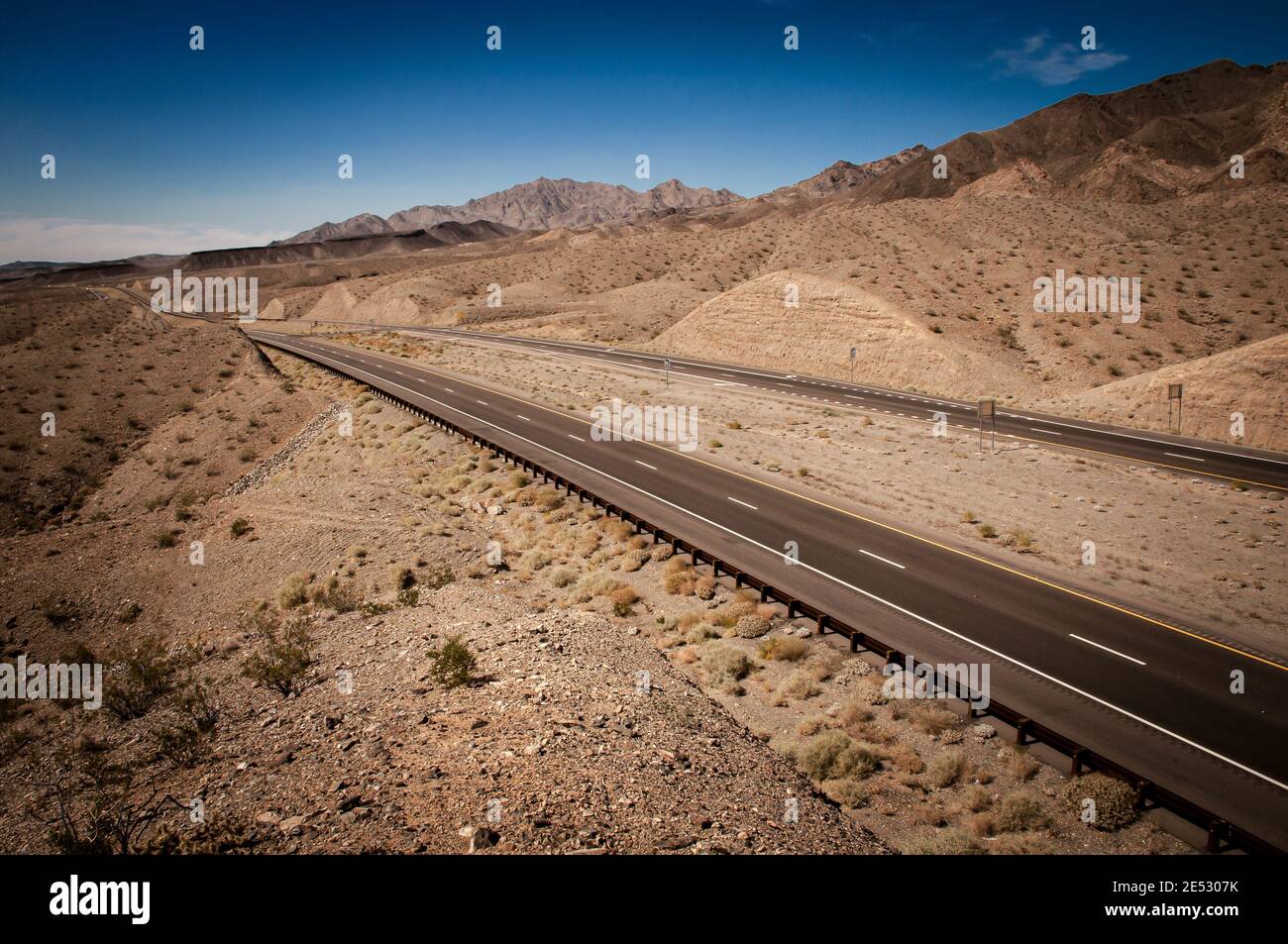 Straight Flat Road in Central Arizona Stockfoto