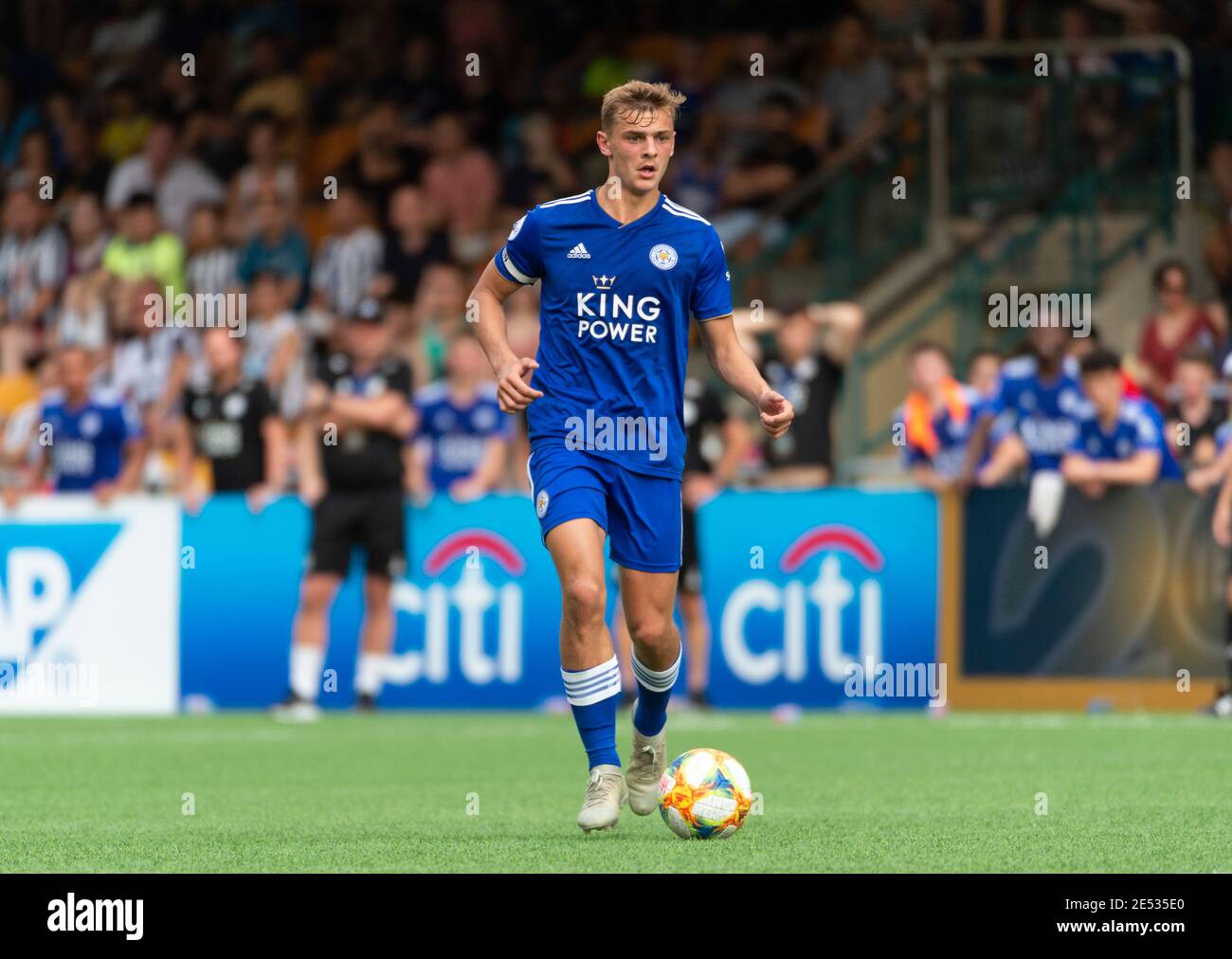 HONGKONG, HONGKONG SAR, CHINA: 18. MAI 2019. HKFC Citi Soccer versbt Hongkong Leicester City gegen Wolverhampton Krieger. Kiernan Dewsbury-Halle von LCF Stockfoto