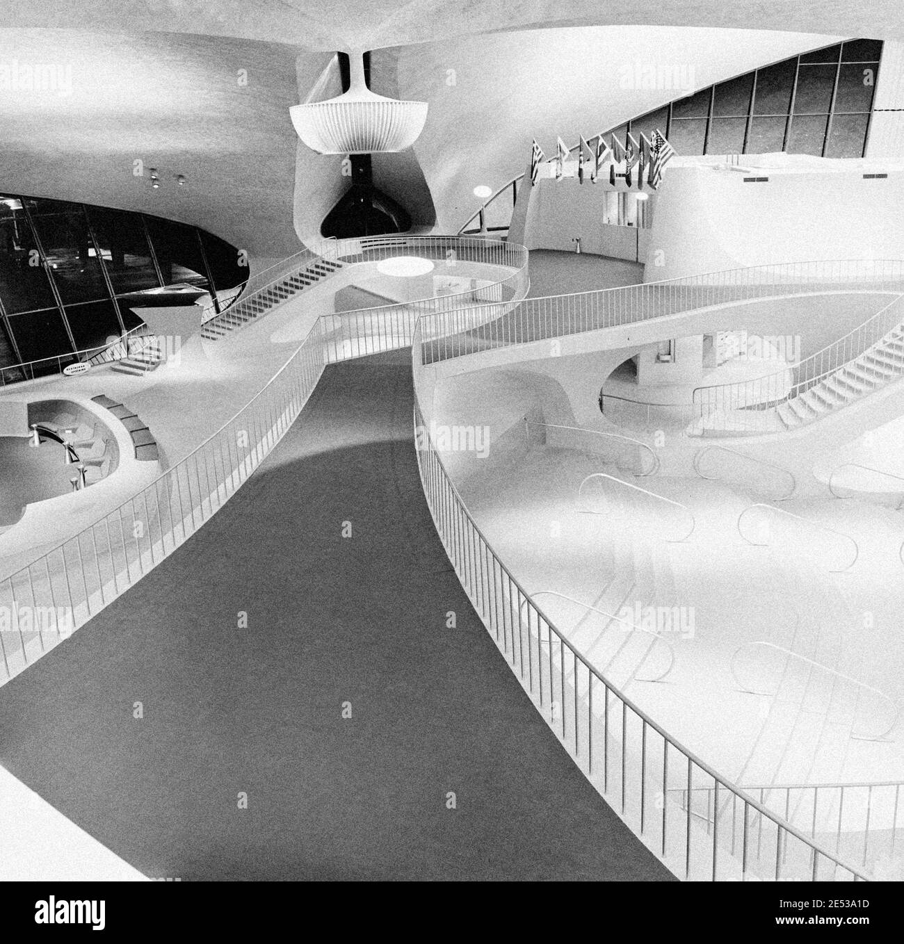 Trans World Airlines Terminal, John F. Kennedy (ursprünglich Idlewild) Airport, New York, New York, 1956-62. Innen Stockfoto