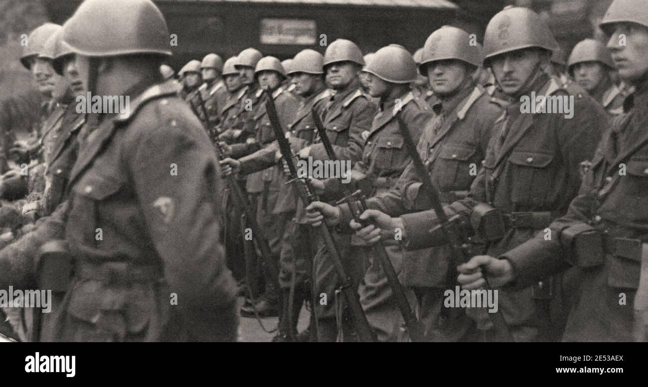 1935: Ein Kontingent italienischer Soldaten im Saarland am Vorabend der Abstimmung Stockfoto