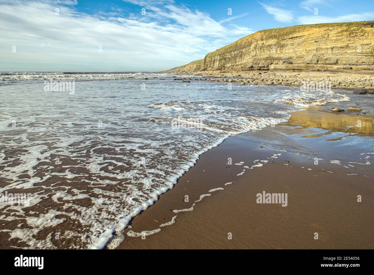 Dunraven Bay im Tal von Glamorgan South Wales an Ein sonniger und kalter Januartag Stockfoto