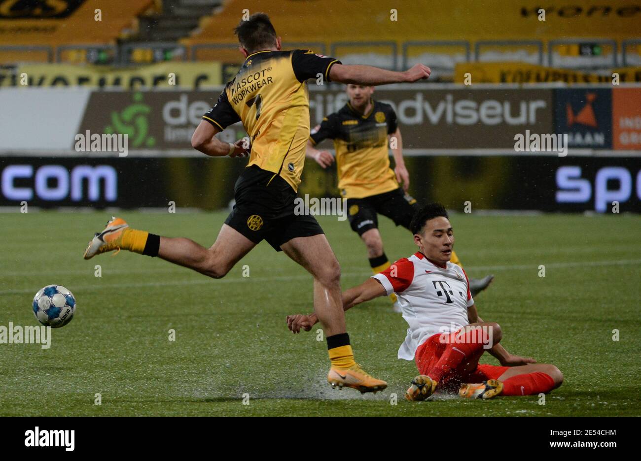 KERKRADE, NIEDERLANDE - JANUAR 24: Thijmen Goppel von Roda JC, Raymond Huizing von Jong FC Utrecht während des holländischen Keukenkampioendivision Spiels dazwischen Stockfoto