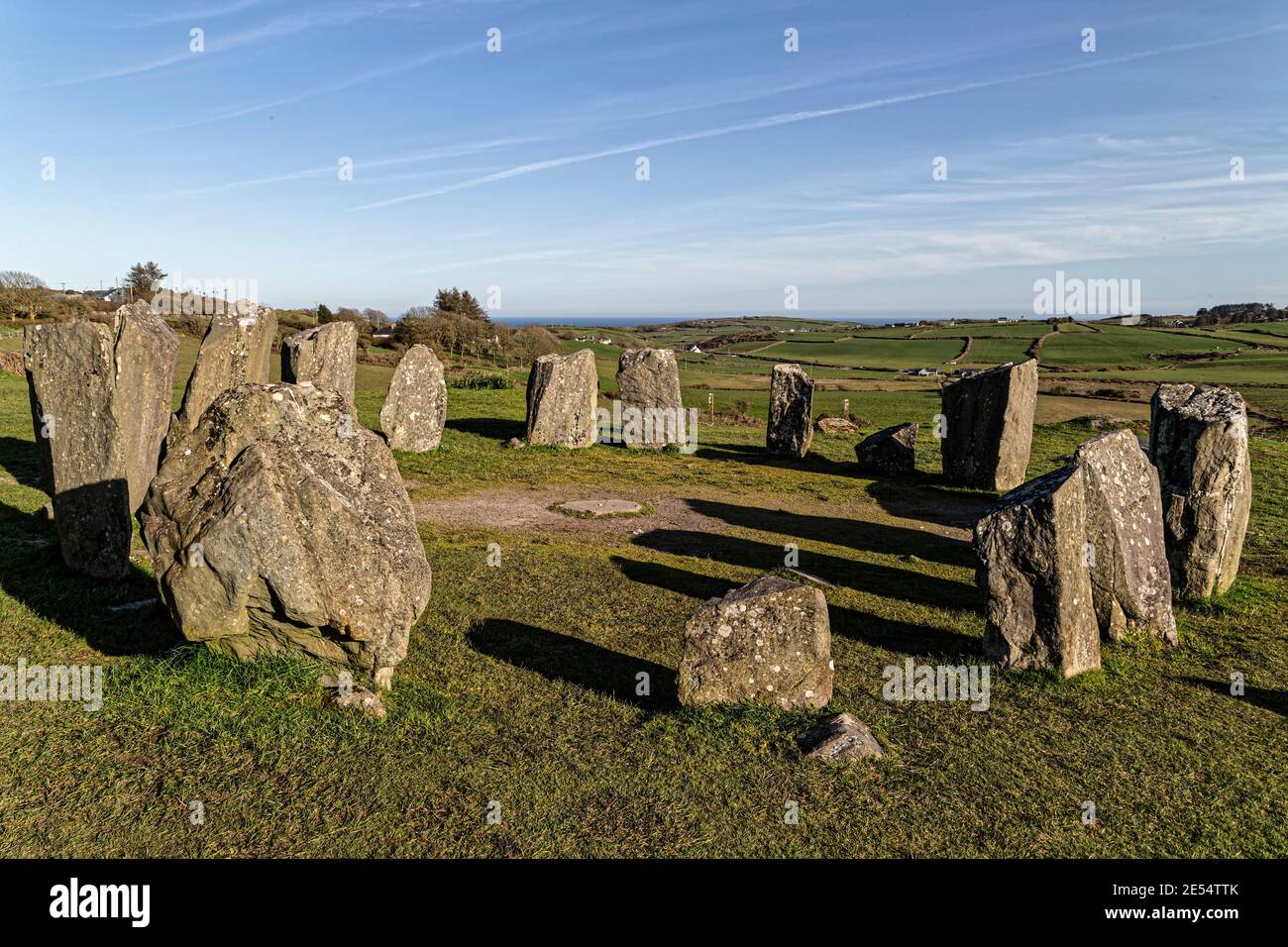 Drombeg, County Cork, Irland. April 2016. Der Steinkreis von Drombeg (auch bekannt als der Altar der Druiden) ist ein 9,3 m Durchmesser. Stockfoto