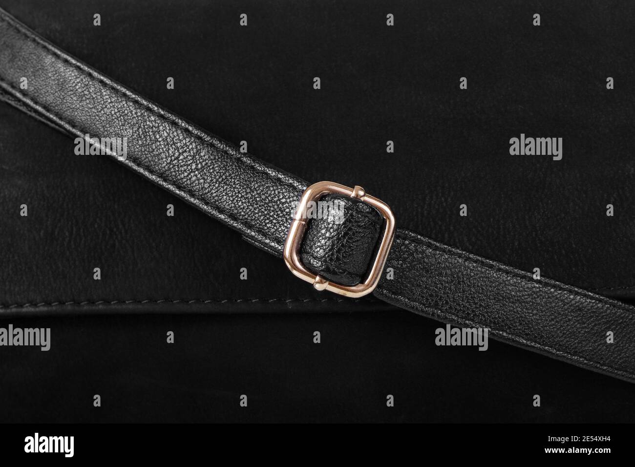 Teil des schwarzen Lederprodukts Nahaufnahme Stockfoto