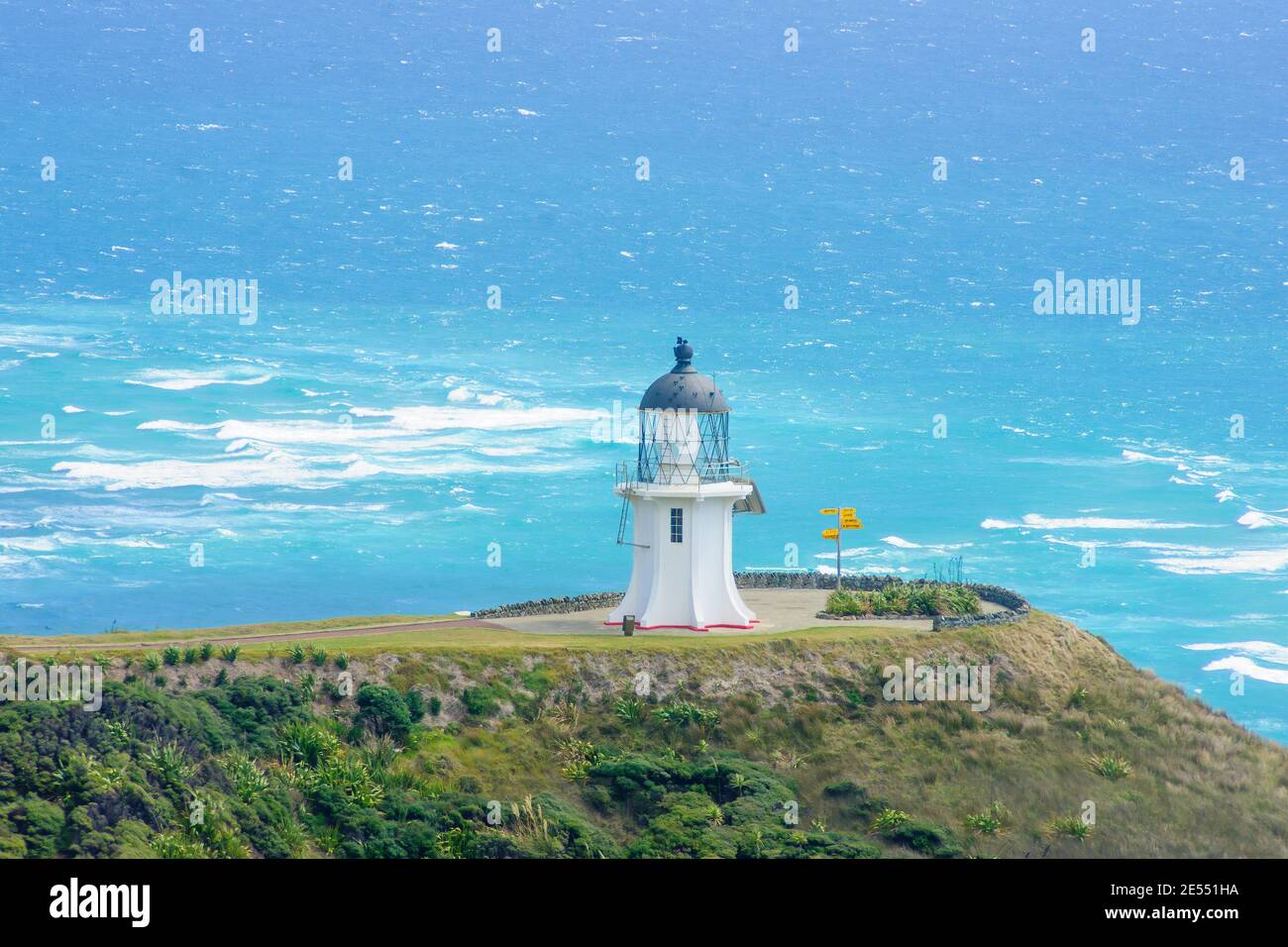 Blick auf den Cape Reinga Leuchtturm, Northland, Nordinsel, Neuseeland Stockfoto