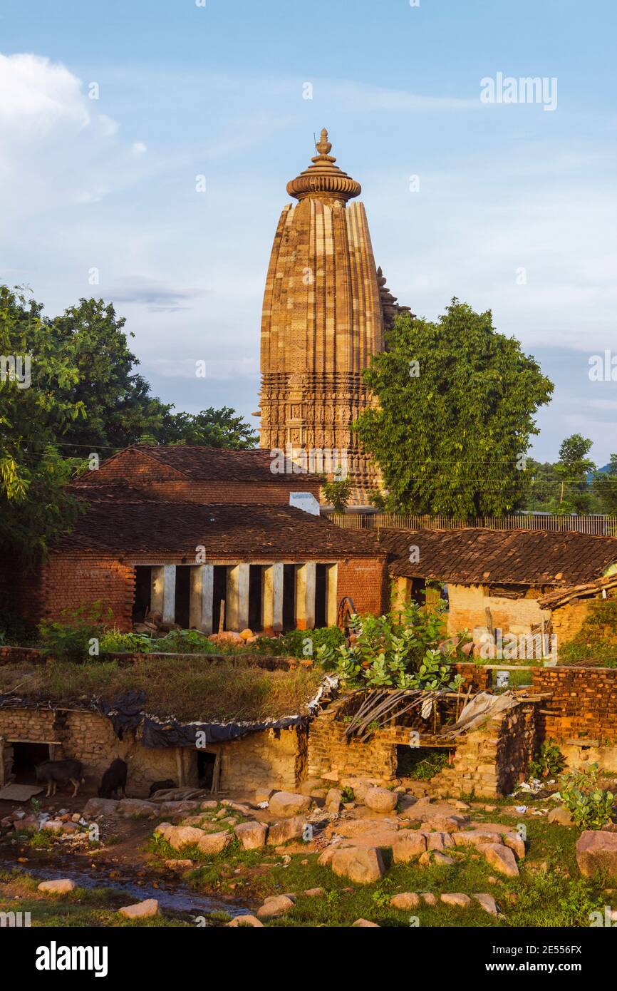 Khajuraho, Madhya Pradesh, Indien : Vamana Tempel gebaut zwischen 1050-75 Teil der östlichen Gruppe der UNESCO-Weltkulturerbe Khajuraho Gruppe o Stockfoto