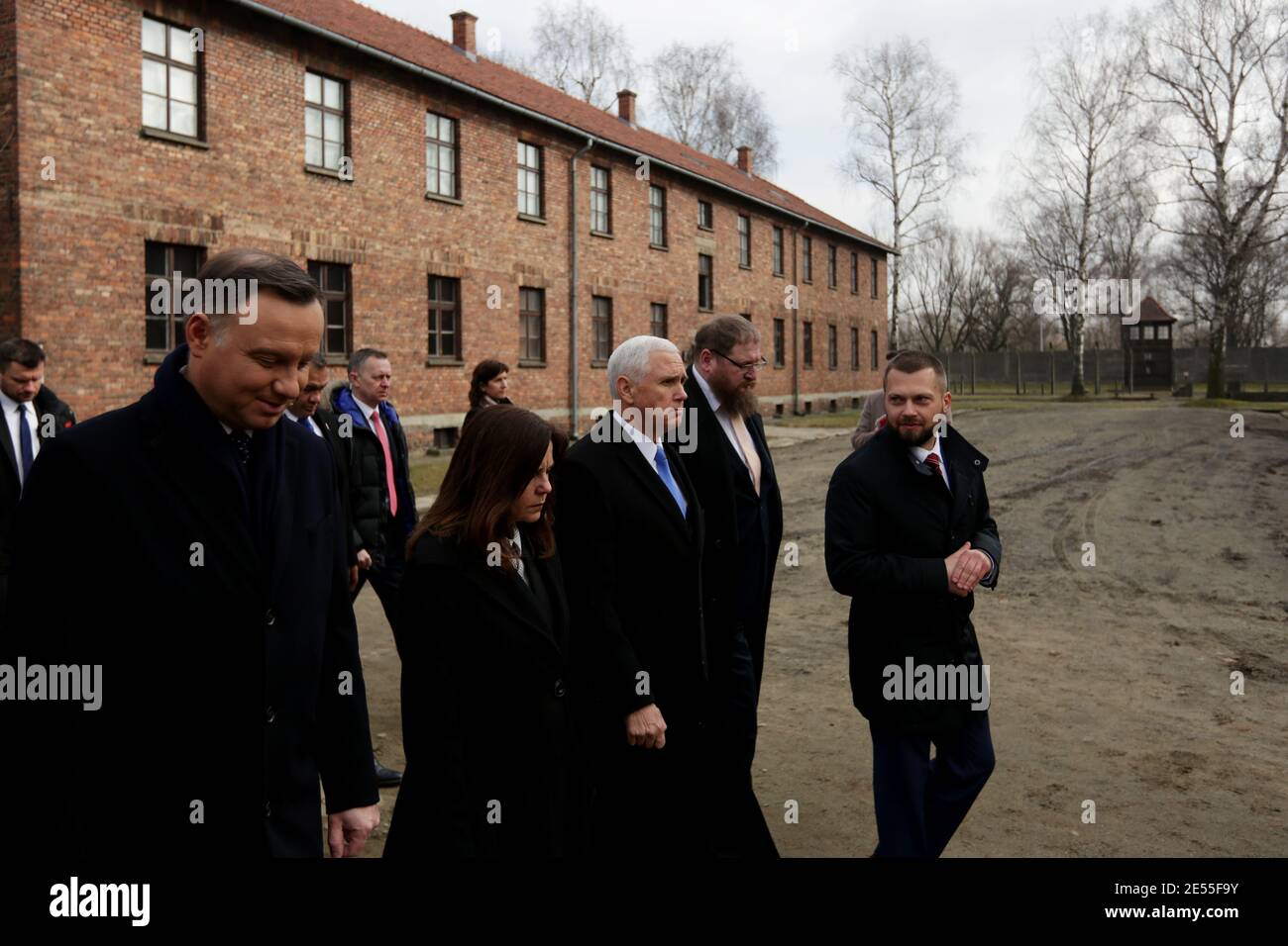 Oswiecim, Polen - 18. Februar 2019: Mike Pence, Vizepräsident der Vereinigten Staaten, besucht das ehemalige Nazi-Konzentrationslager Auschwitz-Birkenau. Stockfoto