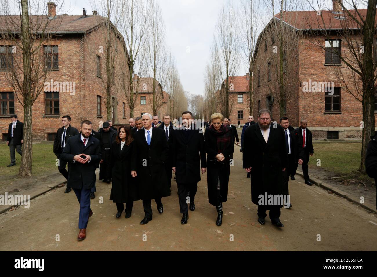 Oswiecim, Polen - 18. Februar 2019: Mike Pence, Vizepräsident der Vereinigten Staaten, besucht das ehemalige Nazi-Konzentrationslager Auschwitz-Birkenau. Stockfoto