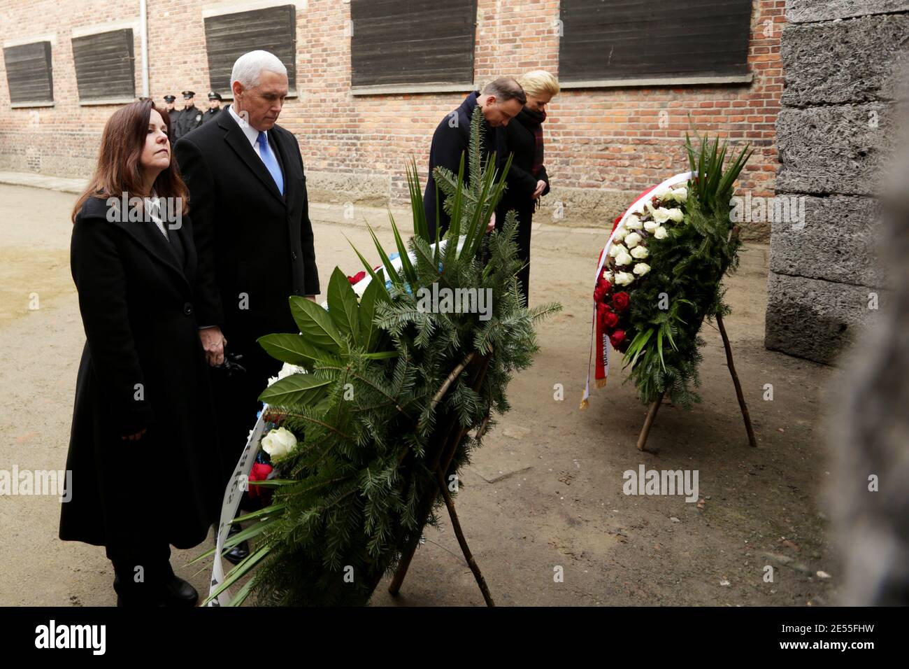 Oswiecim, Polen - 18. Februar 2019: Mike Pence, Vizepräsident der Vereinigten Staaten, besucht das ehemalige Nazi-Konzentrationslager Auschwitz-Birkenau. Stockfoto