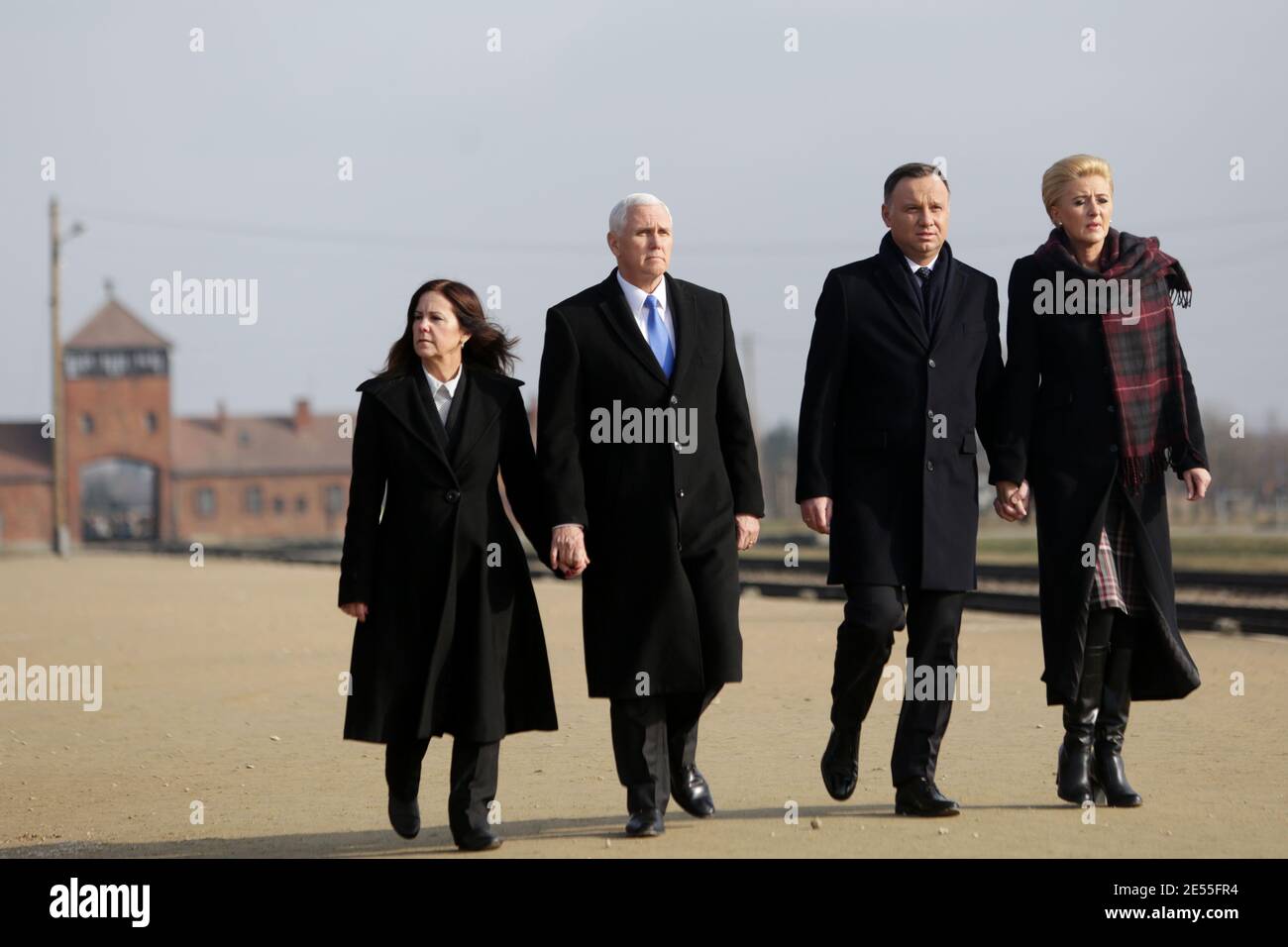 Oswiecim, Polen - 18. Februar 2019: Mike Pence, Vizepräsident der Vereinigten Staaten, besucht das ehemalige Nazi-Konzentrationslager Auschwitz-Birkenau. Stockfoto