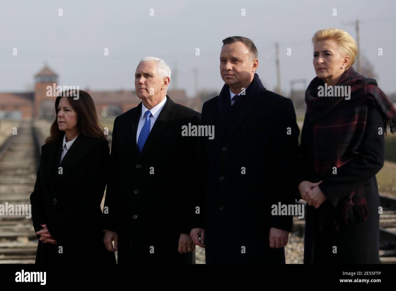 Oswiecim, Polen - 18. Februar 2019: Mike Pence, Vizepräsident der Vereinigten Staaten, besucht das ehemalige Nazi-Konzentrationslager Auschwitz-Birkenau. Stockfoto