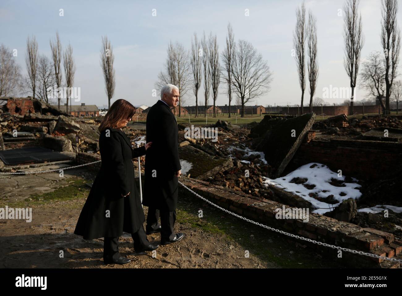 Oswiecim, Polen - 18. Februar 2019: Mike Pence, Vizepräsident der Vereinigten Staaten, besucht das ehemalige Nazi-Konzentrationslager Auschwitz-Birkenau. Stockfoto