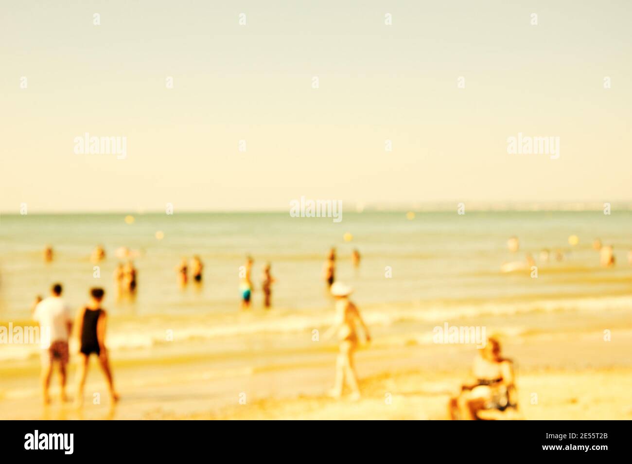 Retro Getonten Panorama Foto Von Einem Strand Weg Alte Film Filter Angewendet Stockfotografie Alamy