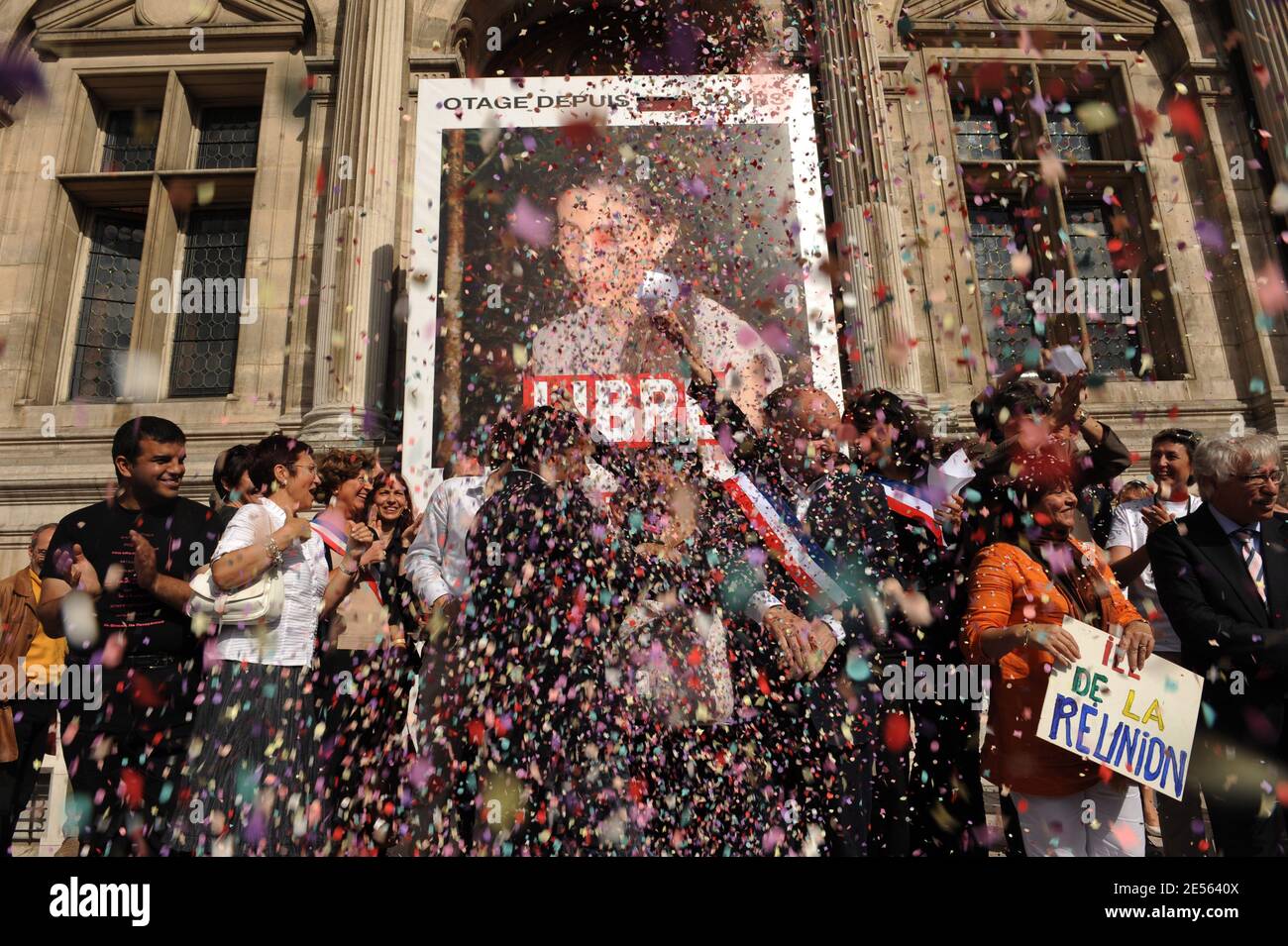 Atmosphäre bei einem Treffen im Pariser Rathaus zur Feier der Freilassung der kolumbianisch-französischen Geisel Ingrid Betancourt in Paris, Frankreich am 3. Juli 2008. Foto von Abd Rabbo-Mousse/ABACAPRESS.COM Stockfoto