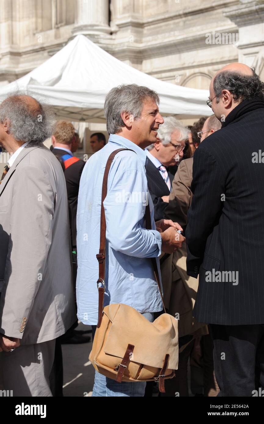 Yves Duteil nimmt an einer Versammlung im Pariser Rathaus Teil, um die Freilassung der kolumbianisch-französischen Geisel Ingrid Betancourt am 3. Juli 2008 in Paris, Frankreich, zu feiern. Foto von Abd Rabbo-Mousse/ABACAPRESS.COM Stockfoto