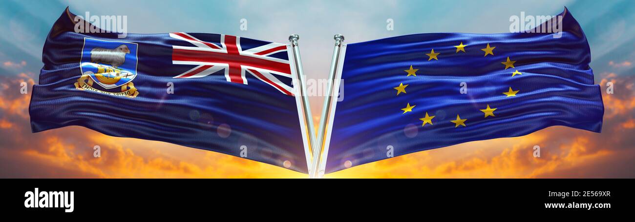 Flagge der Europäischen Union und Flagge der Falklandinseln winken mit Textur Himmel Wolke und Sonnenuntergang Doppelte Flagge Stockfoto