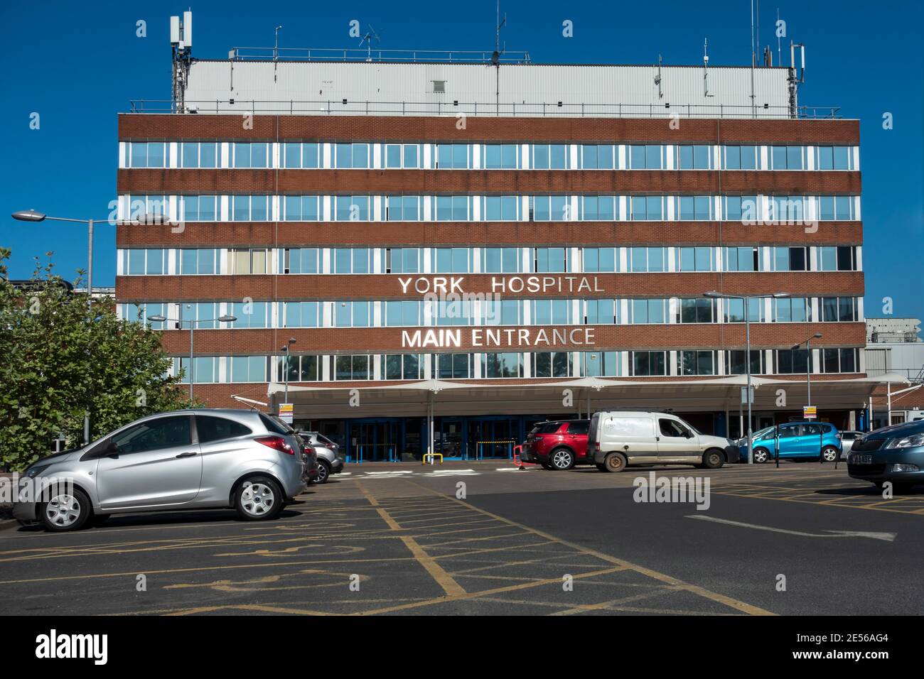 Haupteingang NHS York Teaching Hospital in Wigginton Road. Stockfoto