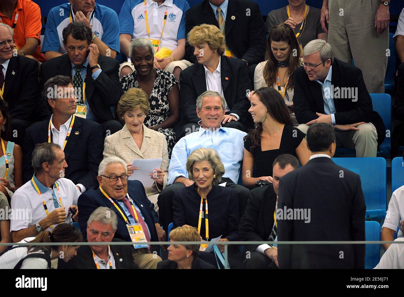 US-Präsident George W. Bush, seine Frau Laura, Tochter Barbara und US-Ex-Präsident George H.W.Bush beim Schwimmfinale am zweiten Tag der XXIX. Olympischen Spiele in Peking, China am 10. August 2008. Foto von Gouhier-Hahn-Nebinger/Cameleon/ABACAPRESS.COM Stockfoto