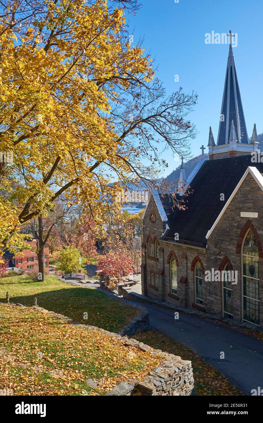 St. Peter's römisch-katholischen Steinkirche. Im Herbst, Herbst in Harpers Ferry, West Virginia. Stockfoto