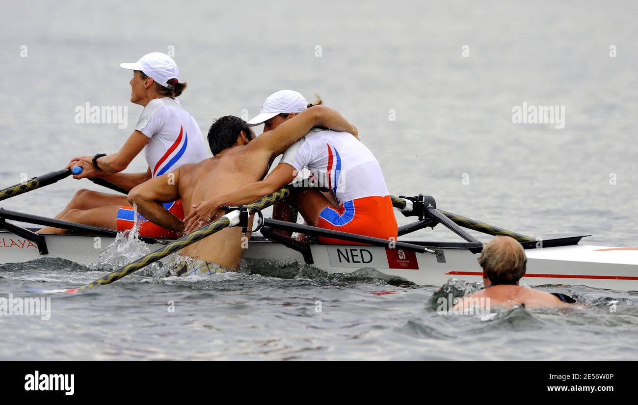 Kirsten van der Kolk und Marit van Eupen aus den Niederlanden feiern am 17. August 2008 den Gewinn der Goldmedaille in der leichten Frauen-Doppelschnulze Fina der Olympischen Spiele 2008 in Peking Tag 9 im Shunyi Olympic Ruder-Kanusport Park in Peking, China. Foto von Willis Parker/Cameleon/ABACAPRESS.COM Stockfoto