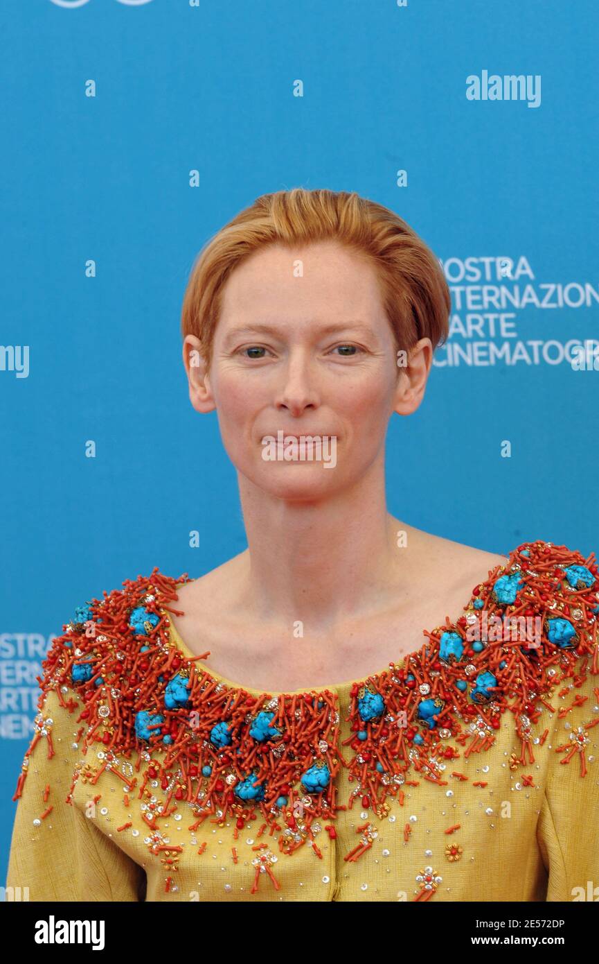 Tilda Swinton nimmt am 27. August 2008 am 65. Filmfestival von Venedig an der Piazzale del Casino in Venedig, Italien, Teil an der Fotoschau "Burn After Reading". Foto von Thierry Orban/ABACAPRESS.COM Stockfoto