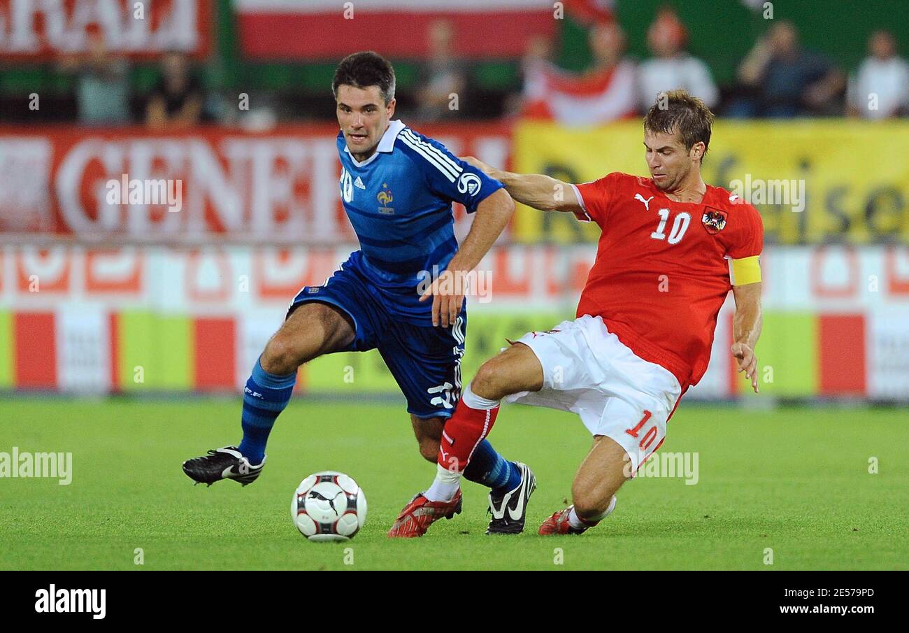 Der französische Jeremy Toulalan wird am 6. September 2008 im Ernst-Happel-Stadion in Wien von Österreichs Kapitän Andreas Ivanschitz beim Fußballspiel, WM 2010 Qualifing, Österreich gegen Frankreich angegangen. Österreich besiegt Frankreich, 3:1. Foto von Jin Ming/Cameleon/ABACAPRESS.COM Stockfoto