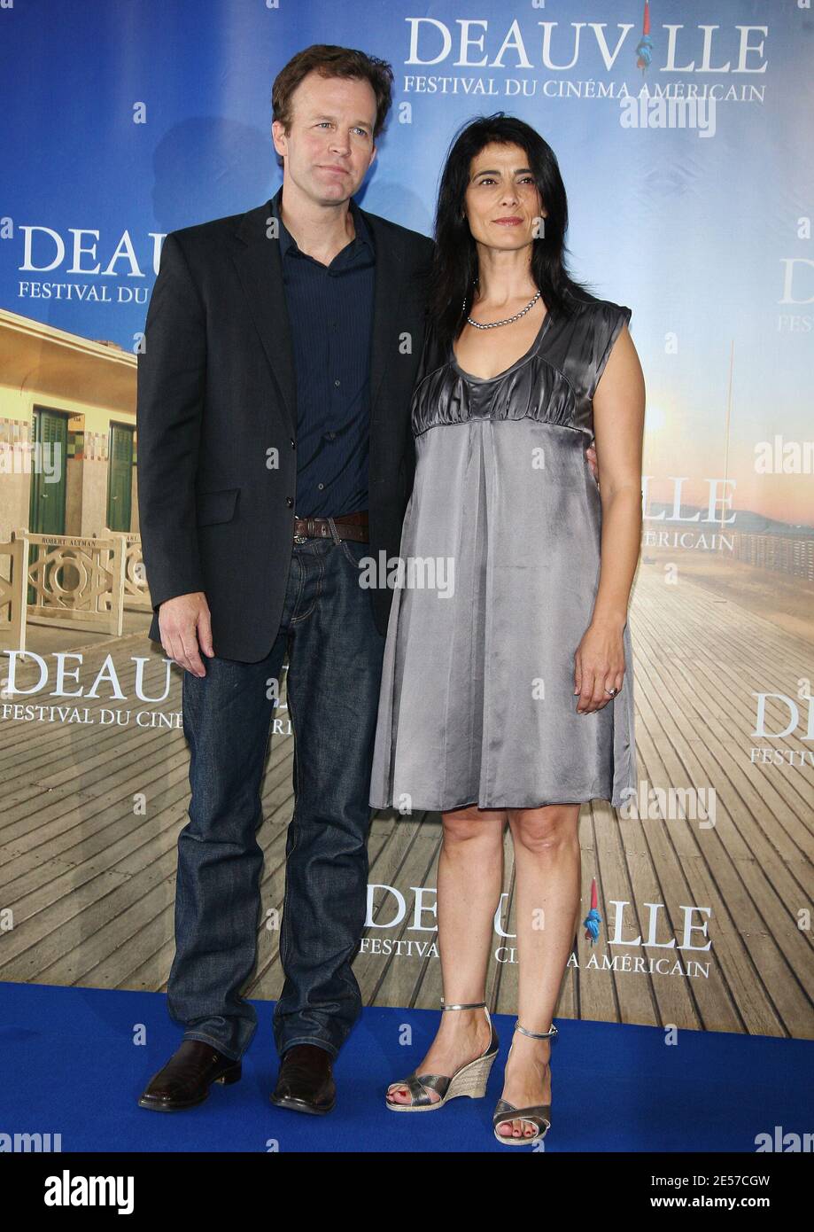 Regisseur Tom McCarthy und Schauspielerin Hiam Abbass posieren während der Fotoschau für "The Visitor" im Rahmen des 34. Amerikanischen Filmfestivals am 12. September 2008 in Deauville, Frankreich. Foto von Denis Guignebourg/ABACAPRESS.COM Stockfoto