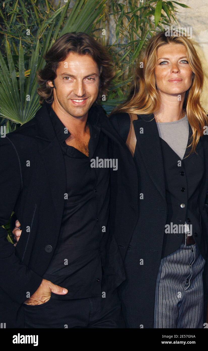 'Flics'-Besetzung Frederic Diefenthal und Gwendoline Hamon posieren während des 10. TV Fiction Festivals von La Rochelle, Frankreich am 18. September 2008. Foto von Patrick Bernard/ABACAPRESS.COM Stockfoto