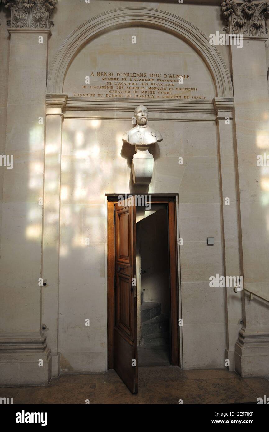 Innenansicht des Institut de France (französisches Institut) in Paris, Frankreich am 24. September 2008, während der Präsentation des japanischen Dirigenten Seiji Ozawa an der renommierten Akademie der bildenden Künste in Frankreich. Der 73-jährige Ozawa wurde 2001 zu einem der 16 assoziierten ausländischen Mitglieder gewählt und trat dabei unter anderem dem US-Filmemacher Woody Allen oder dem Architekten Norman Foster bei. Foto von Thierry Orban/ABACAPRESS.COM Stockfoto