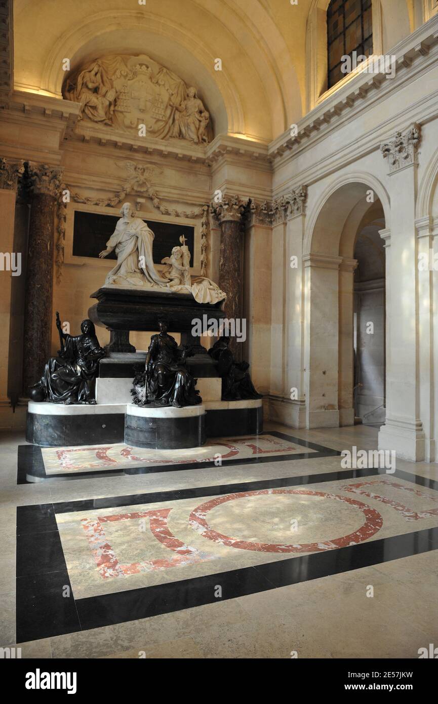 Innenansicht des Institut de France (französisches Institut) in Paris, Frankreich am 24. September 2008, während der Präsentation des japanischen Dirigenten Seiji Ozawa an der renommierten Akademie der bildenden Künste in Frankreich. Der 73-jährige Ozawa wurde 2001 zu einem der 16 assoziierten ausländischen Mitglieder gewählt und trat dabei unter anderem dem US-Filmemacher Woody Allen oder dem Architekten Norman Foster bei. Foto von Thierry Orban/ABACAPRESS.COM Stockfoto