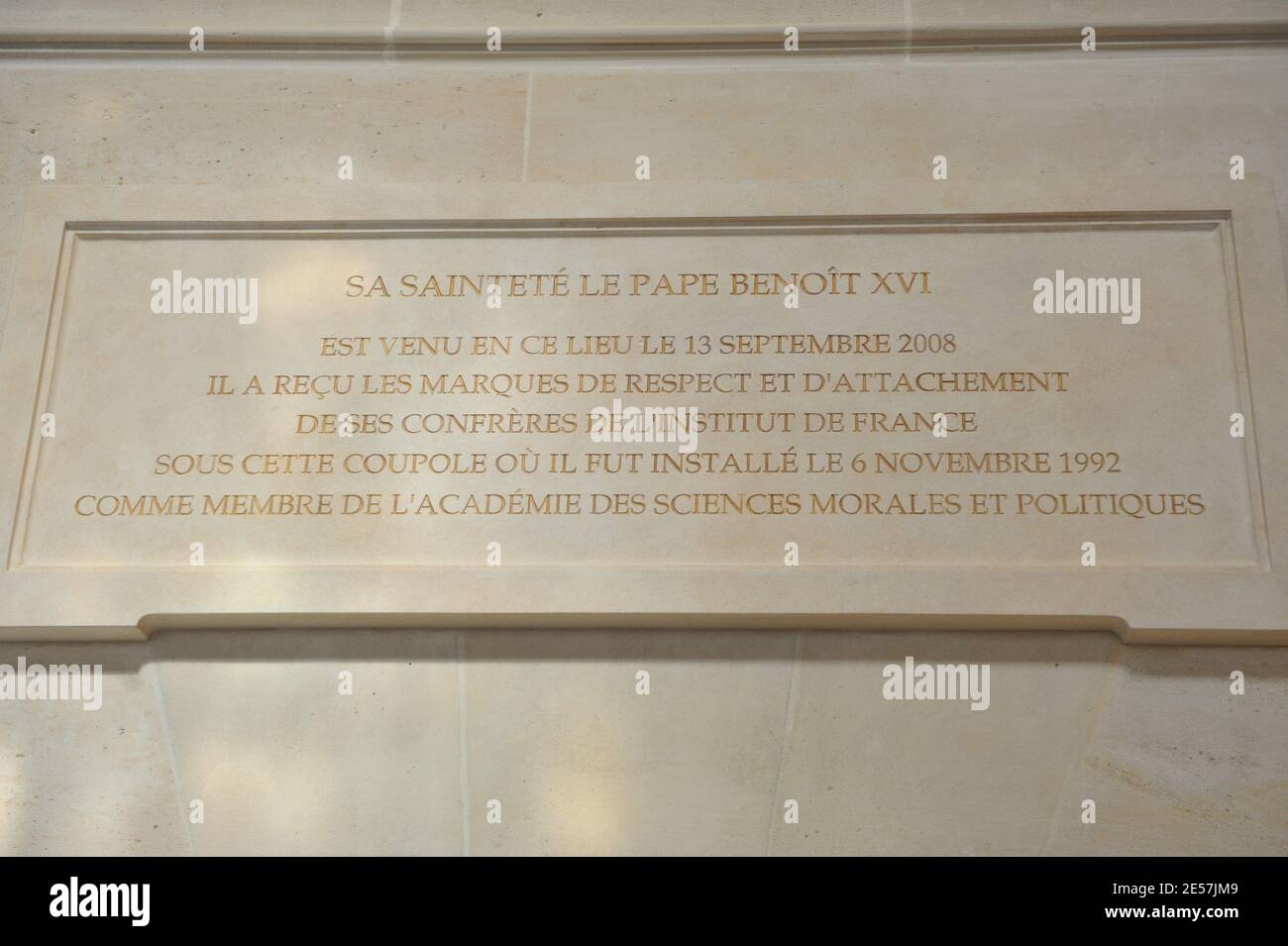 Innenansicht des Institut de France (französisches Institut) in Paris, Frankreich am 24. September 2008, während der Präsentation des japanischen Dirigenten Seiji Ozawa an der renommierten Akademie der bildenden Künste in Frankreich. Der 73-jährige Ozawa wurde 2001 zu einem der 16 assoziierten ausländischen Mitglieder gewählt und trat dabei unter anderem dem US-Filmemacher Woody Allen oder dem Architekten Norman Foster bei. Foto von Thierry Orban/ABACAPRESS.COM Stockfoto